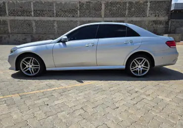 MERCEDES BENZ E200