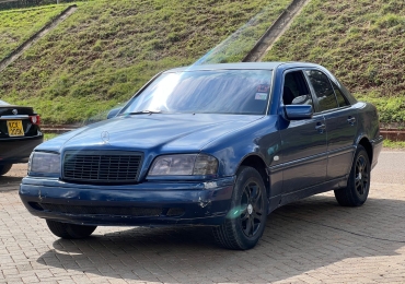 Mercedes Benz C180